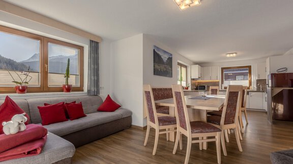 1Tirol_Gebhard_Wohnzimmer - Ferienhaus Tirol im Ötztal - Umhausen