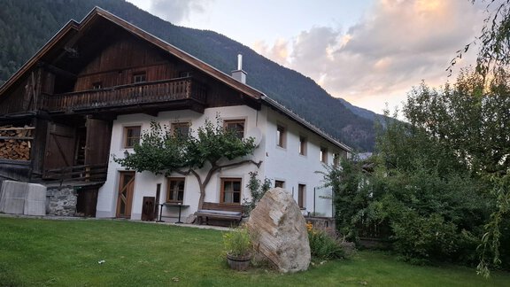 Ferienhaus Veitelach Hof Sommeransicht - Umhausen