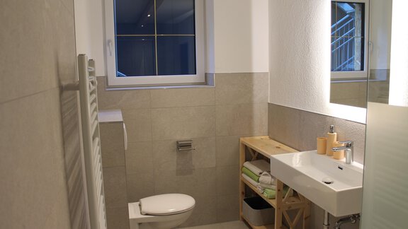 TOP 2 Badezimmer mit Dusche und WC - Haus Hermine - Umhausen