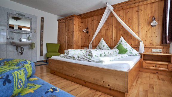 Zimmer 2 Bild 3 - Haus Huberta - Umhausen