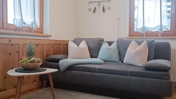 Wohnzimmer mit Boxspring Couch - Haus Marieus - Umhausen