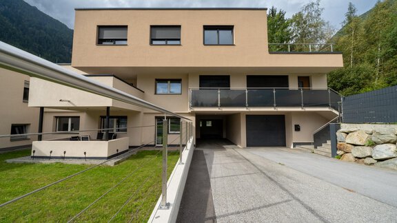 Einfahrt - Lindes Appartement - Umhausen