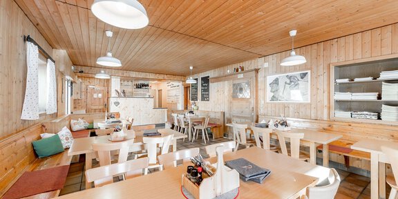 Gaststube - Amberger Hütte - Gries
