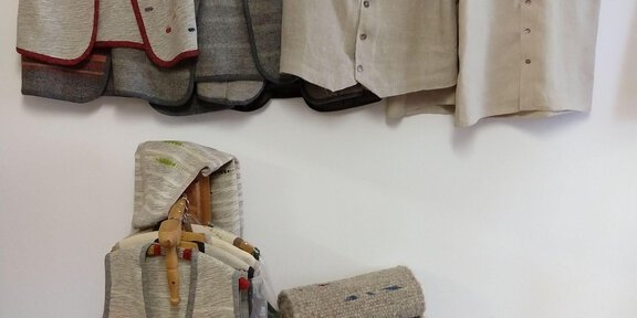 Kleidungsstücke - Handweberei Doblander - Umhausen
