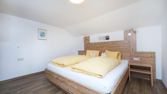 Schlafzimmer Alpenrose - Ferienwohnungen Winnebach - Gries