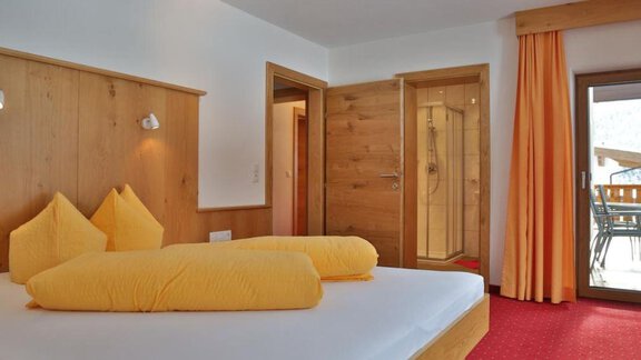Schlafzimmer3 - Alpenapart Zell - Huben