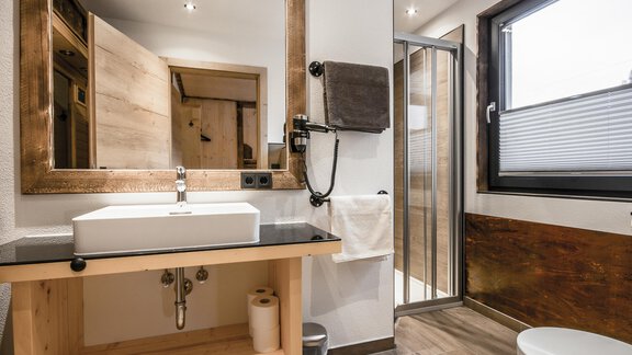 Badezimmer links Heimat - Apart Gamper - Längenfeld