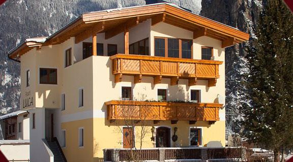 Hausansicht Winter - Apart Luca - Längenfeld