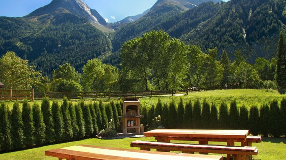 Grillplatz im Garten - Appartements Breitlehn - Längenfeld