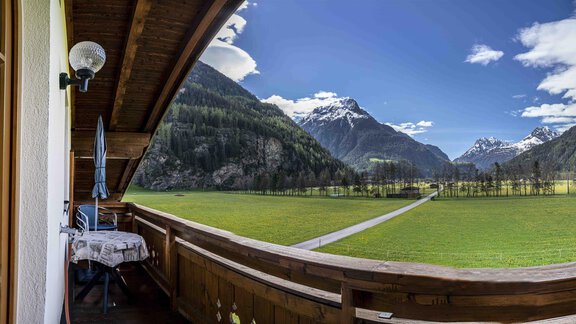 Einfach schön - dieser Ausblick - Ferienbauernhof Wendlshof - Längenfeld