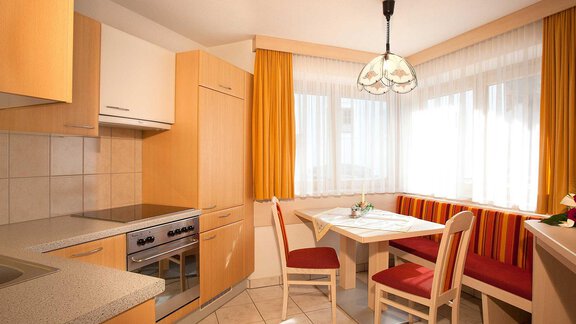 Appartement Küche - Ferienresidenz La Vita - Längenfeld