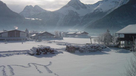 Winterliche Aussichten vom Gstreinshof - Längenfeld