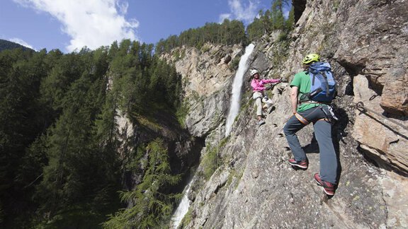 Klettern am Lehner Wasserfall - Haus Leo - Längenfeld