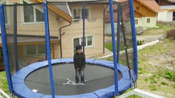 Trampolin - Sommervergnuegen fuer die Kinder - Apart Raphael - Niederthai