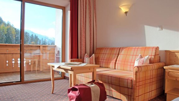 Geräumige Zimmer herrlicher Ausblick - Hotel Tauferberg - Niederthai