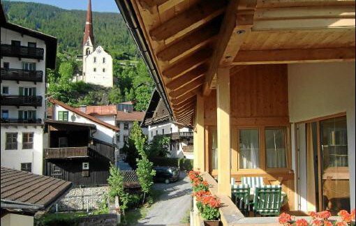 Blick auf die Kirche - Anton's Appartements - Oetz