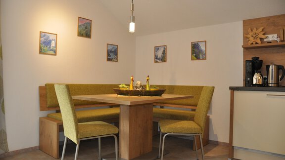 Eating corner in the appartement Silberdistel - Gästehaus Pfausler - Oetz
