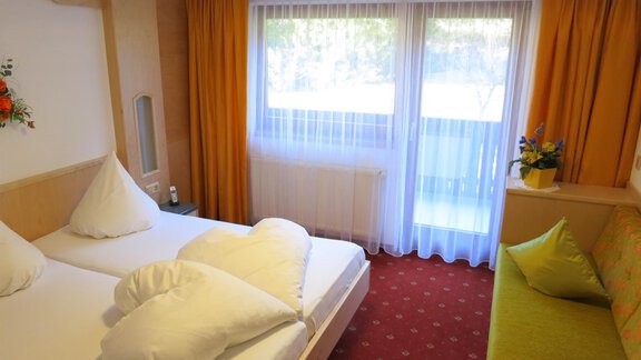 Doppelzimmer_Oetz_Ötztal_1 - Haus Marita - Oetz
