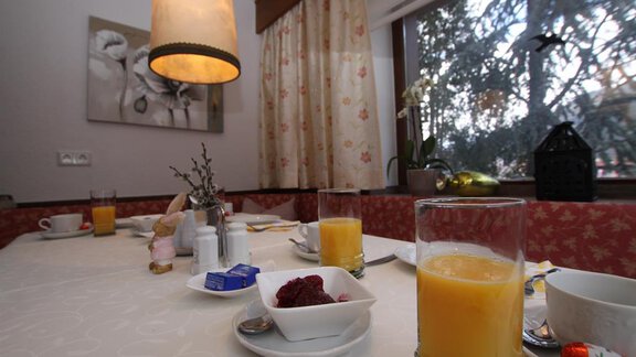 Frühstücken im Garni Gerhard - Pension Garni Gerhard - Oetz