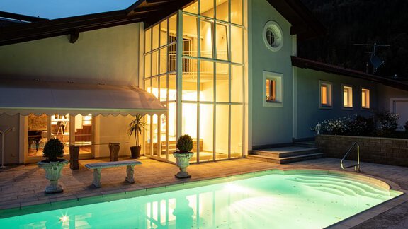 Haus mit Aussenpool - Villa 10 - Oetz