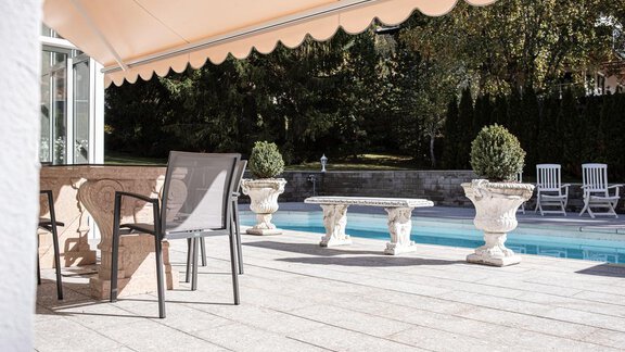 Terrasse mit Pool - Villa 10 - Oetz