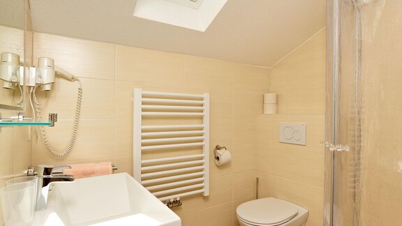 Badezimmer - Biker Gasthof Hotel Post - Sautens