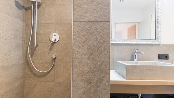 Regendusche uvm - Easy Living Apartment Ötztal - Sautens