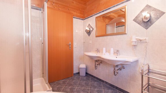 Badezimmer 2 - Ferienhaus Ötztaltor - Sautens