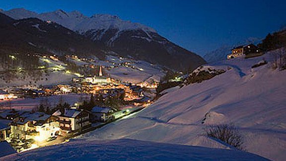 Sölden Winter bei Nacht - Gästehaus Marco - Sölden