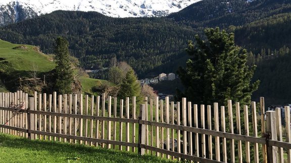 Terrasse Talblick Frühling - Granbichlhof - Sölden