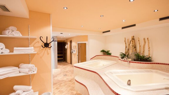 Whirlwannen +Dampfgrotte - Hotel Garni Hainbacherhof - Sölden