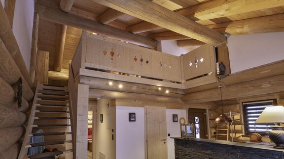 Aufgang zu den Schlafzimmern - Alpenchalet Montana - Umhausen