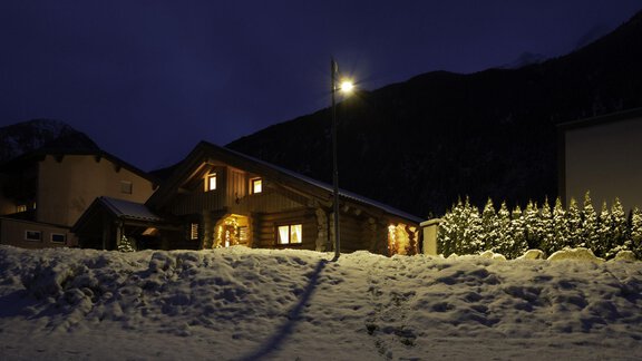 Alpenchalet Montana - nachts - Umhausen