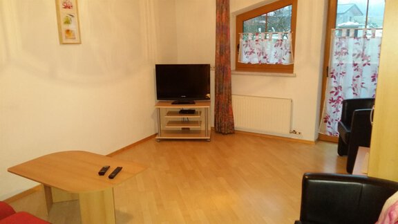 Wohnzimmer mit TV - Apart Christian - Umhausen