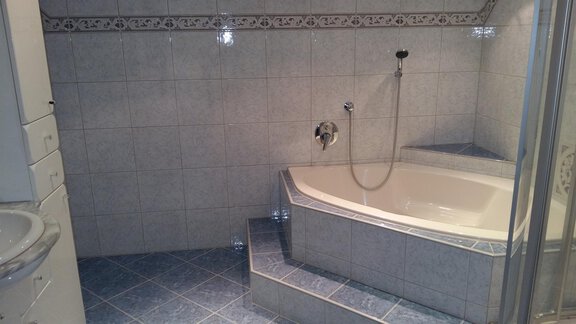 Badewanne - Apart Christian - Umhausen