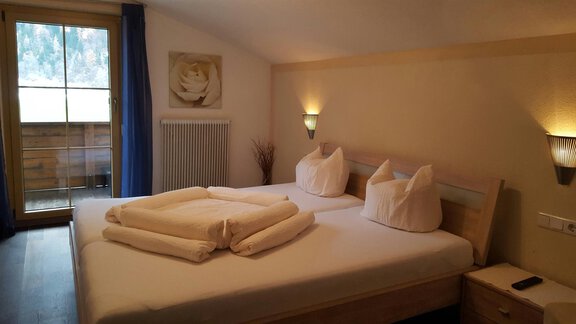 Doppelzimmer - Ferienhaus Gerold Grießer - Umhausen