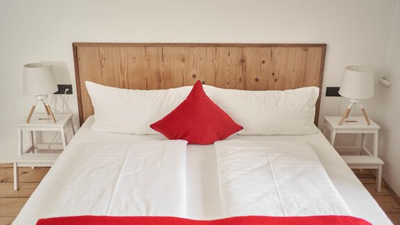 Schlafzimmer (2+1 Personen) - Ferienwohnungen Marbergerhaus - Umhausen