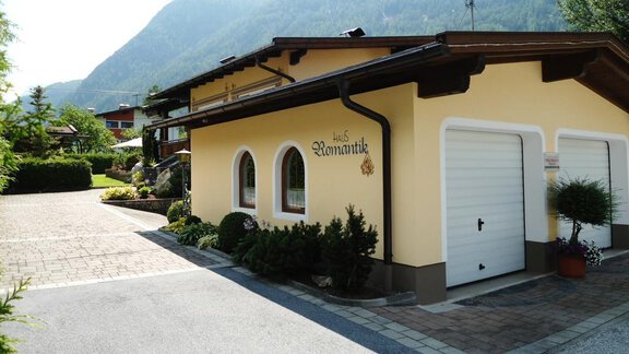 Zufahrt Haus Romantik - Umhausen