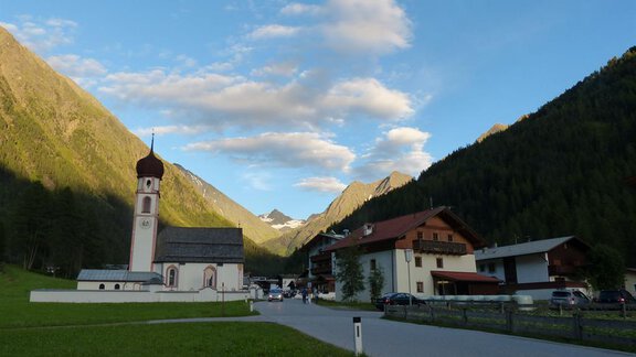 Gries am Abend - Haus Alpina und Landhaus Schöpf - Gries