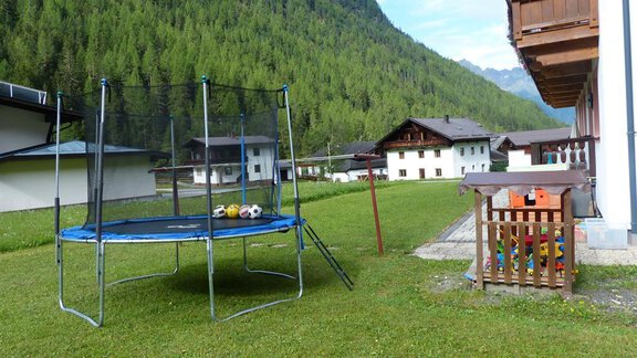 Haus Alpina Aussenanlage - Haus Alpina und Landhaus Schöpf - Gries
