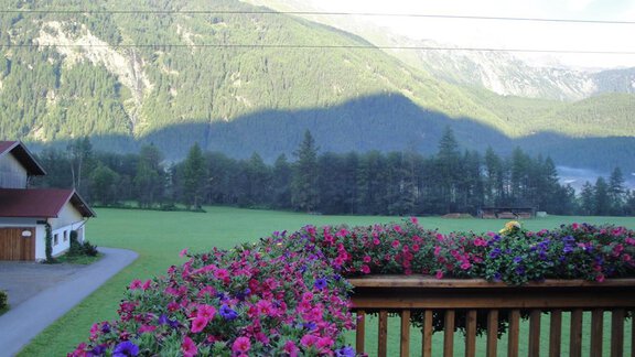 Aussicht vom Balkon 1 - Ferienwohnungen Vier Jahreszeiten - Längenfeld