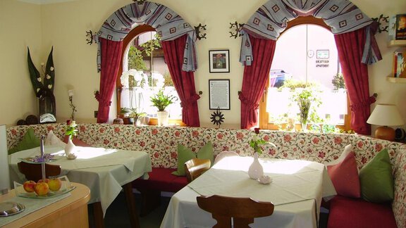 Frühstücksraum - Gästehaus Sissy - Längenfeld