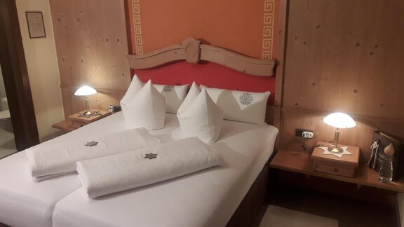 Standard - Doppelzimmer - Gästehaus Sissy - Längenfeld