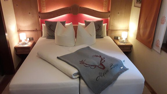 Standard - Doppelzimmer - Gästehaus Sissy - Längenfeld