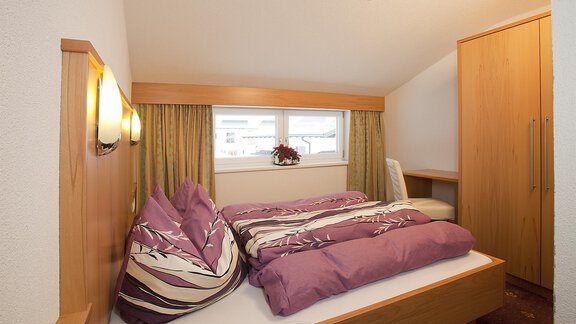 Doppelzimmer - Haus Alpenflora - Längenfeld