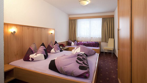 Familienzimmer - Haus Alpenflora - Längenfeld