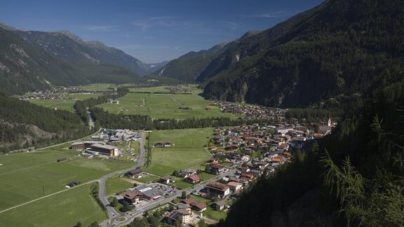 Längenfeld Ortsaufnahme - Haus Milli - Längenfeld
