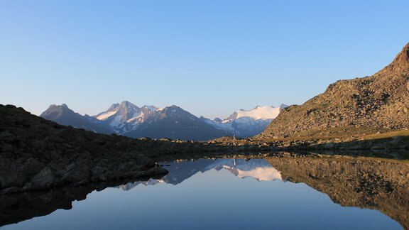 Sonnenaufgang am Nedersee - Ferienwohnung La Chiesa - Obergurgl 