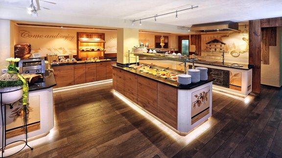 Restaurant-Buffet - Aktivhotel Waldhof - Oetz