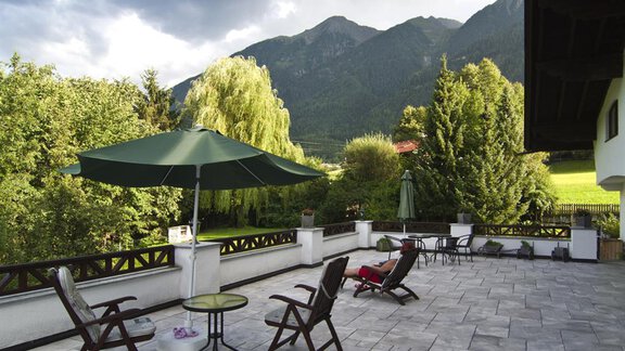 Terasse - Apparthotel Riina - Sautens | © GJI photo